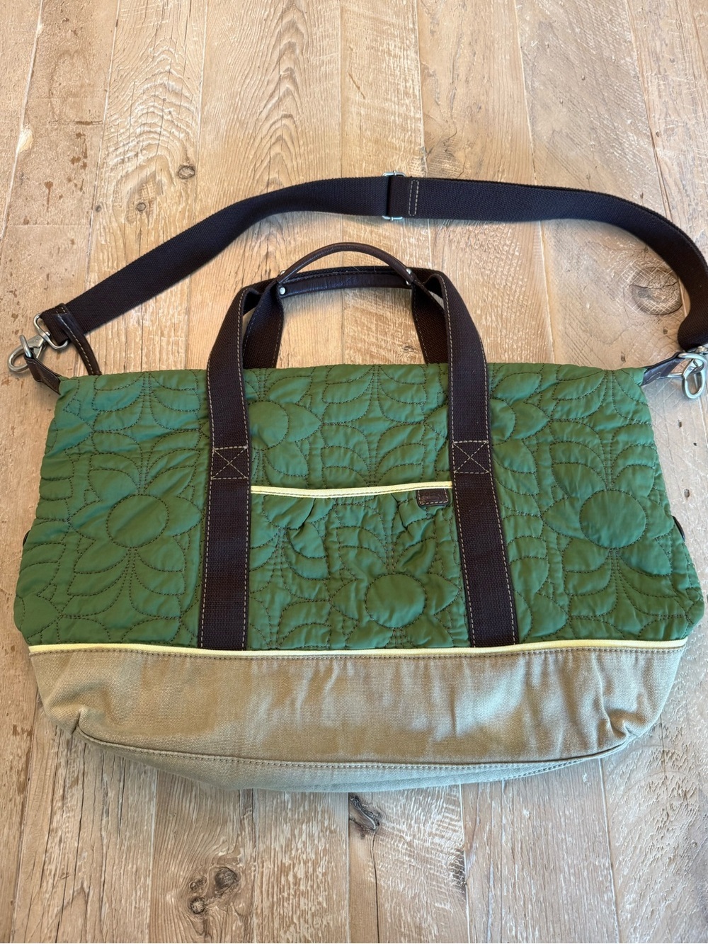 Fossil Quilted Green Messenger Bag with Tan Base Vintage EUC